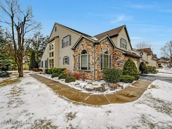 20 Hedge Row Run, Clarks Summit, PA 18411
