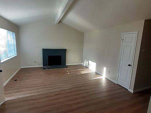 4th image of 17270 Markross Ct APT 1