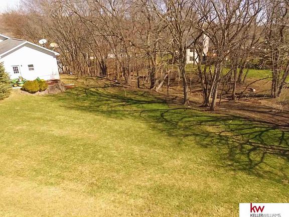 3rd image of 9413 Dawn Dr