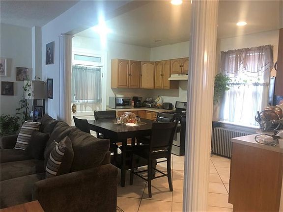 4th image of 6106-6108 Saint Marie St