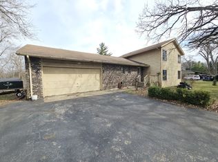 26189 N Geraldine Ln, Barrington, IL 60010