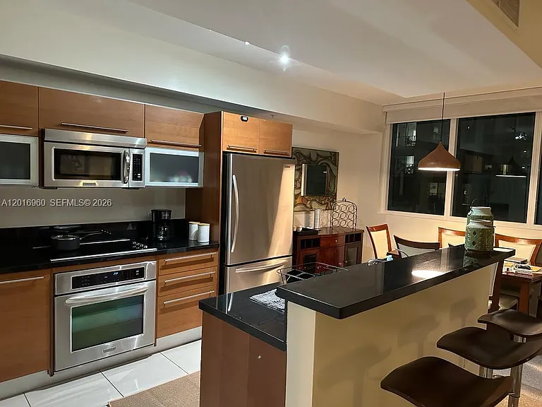253 NE 2nd St #1402 — Photo 8
