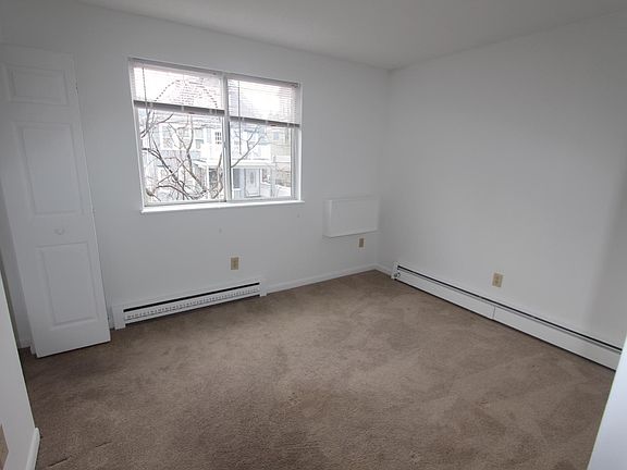 3rd image of 47 Belmont St