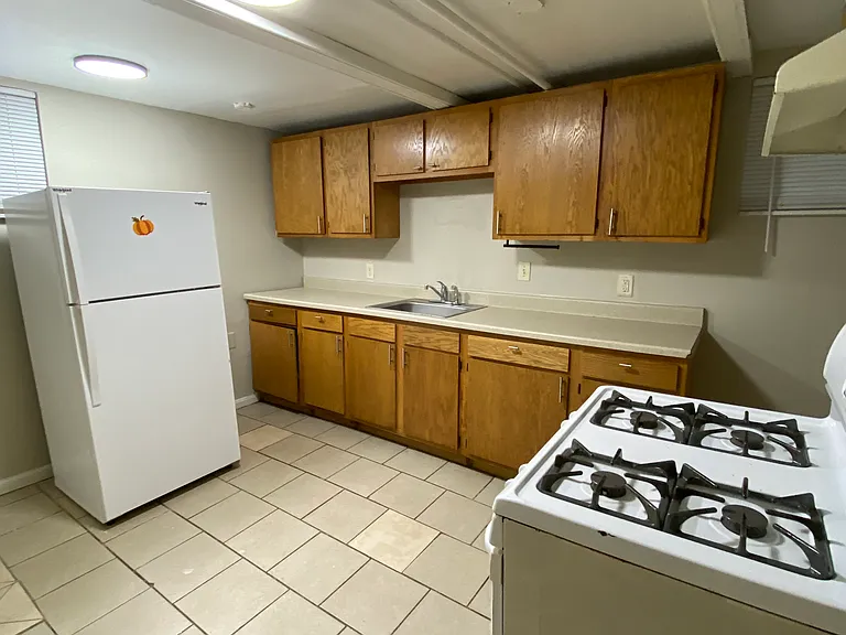 4315 Southern Pkwy #5 — Photo 4