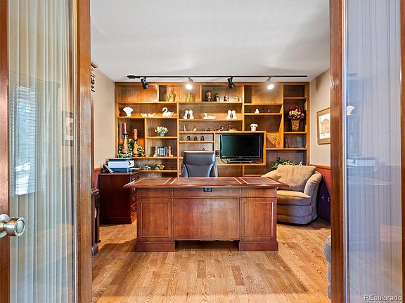 4th image of 210 Ouray Avenue