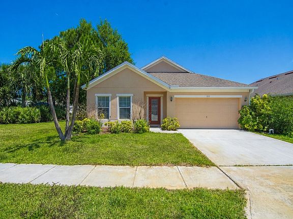 2nd image of 203 Briarcliff Cir