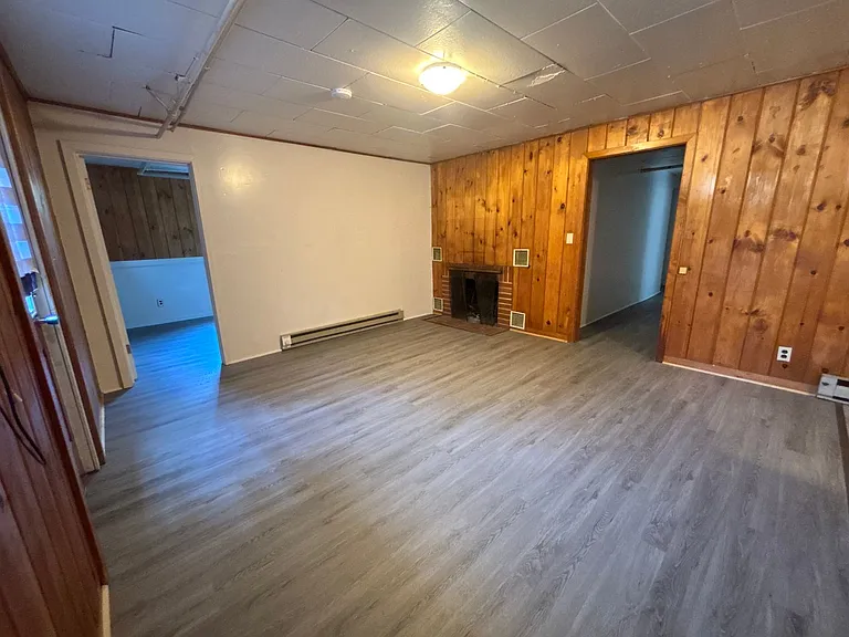 715 NE Stadium Way — Photo 5