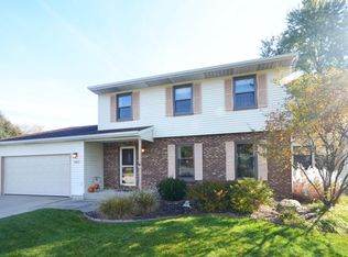 1422 Sprucebrook Dr, Kalamazoo, MI 49048