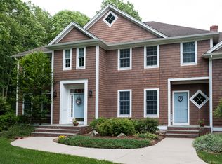 30 Pardons Wood Ln, East Greenwich, RI 02818