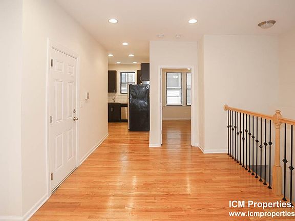 2nd image of 438 W Surf St #430-1C