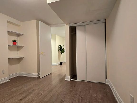5th image of 373 Markham St #5