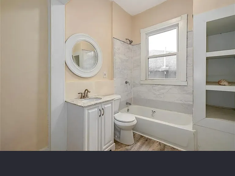 881 Beckwith St SW — Photo 4