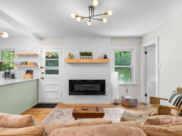 75 Craven Hill Cir, Black Mountain, NC 28711