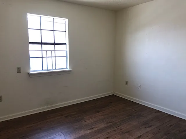 1609 Urquhart St #5 — Photo 8