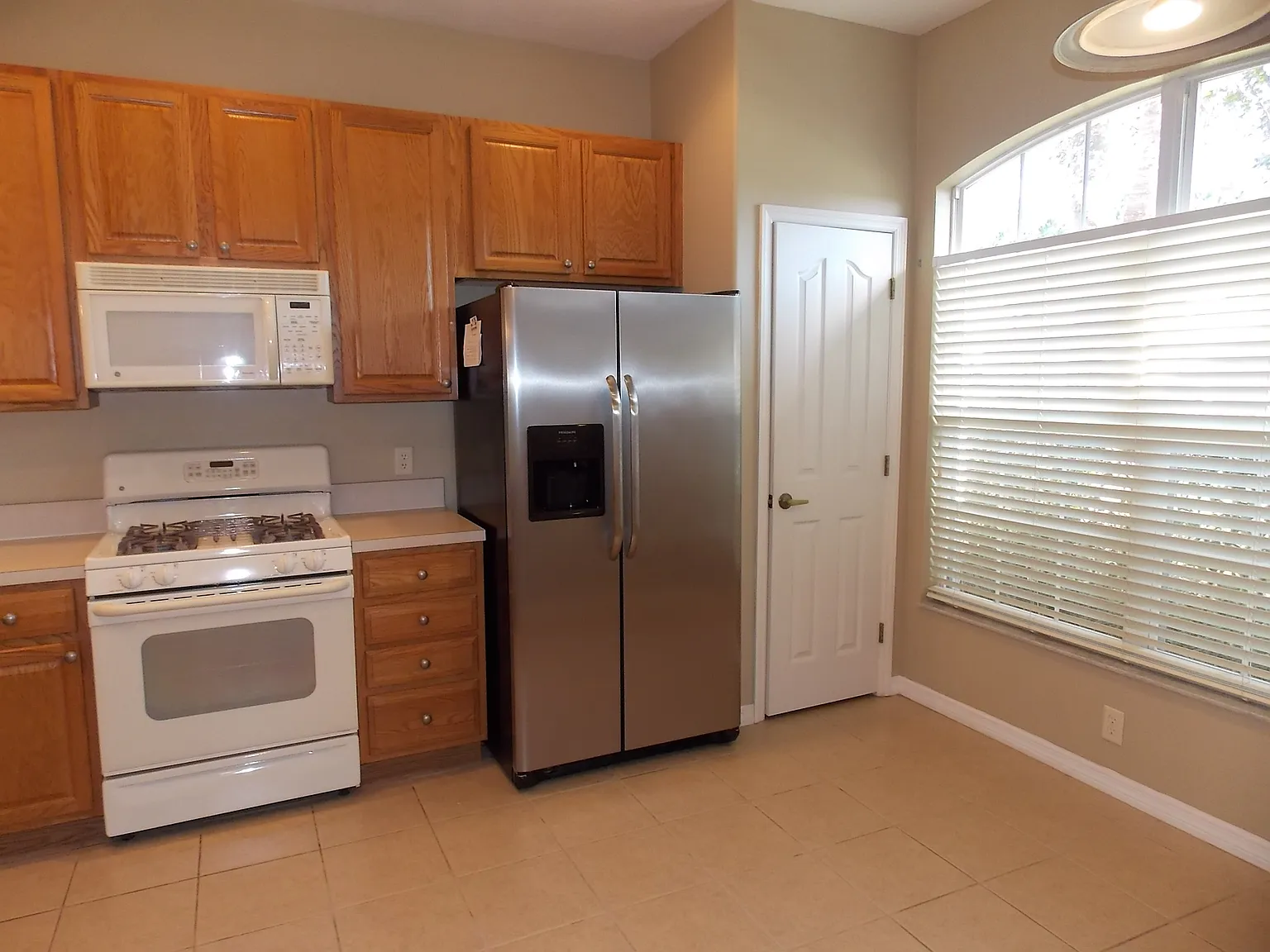881 West Silver Meadow Loop - 1 — Photo 2