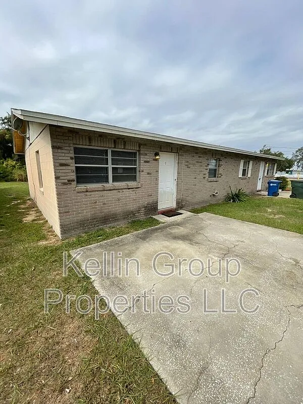 2 bed, 1.0 bath, 783 sqft, $1,195 — Photo 2