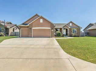 1210 N Forestview Ct, Wichita, KS 67235