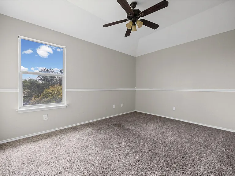 20521 Farm Pond Ln — Photo 15