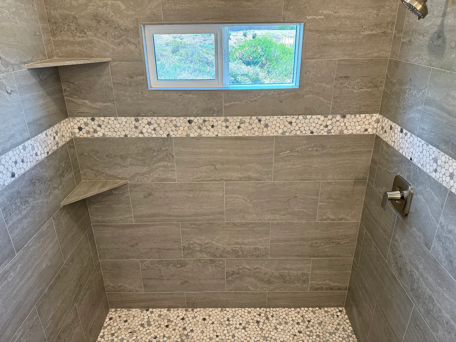 2 bed, 1180 sqft, $4,645 — Photo 3