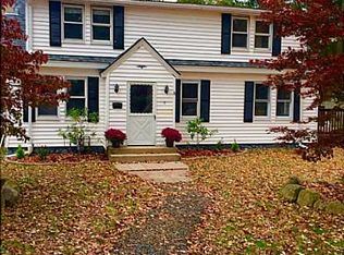 2 Mohawk St, Coventry, RI 02816