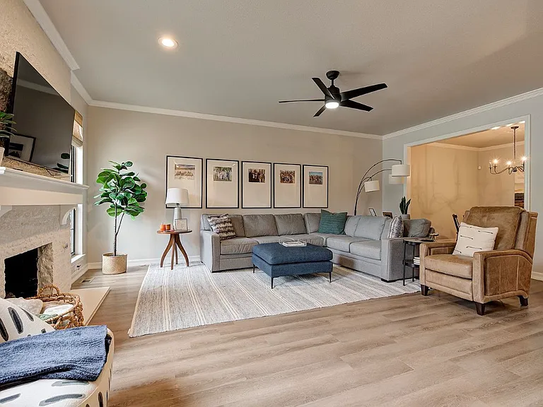 2100 Cobblestone Ct #106 — Photo 3