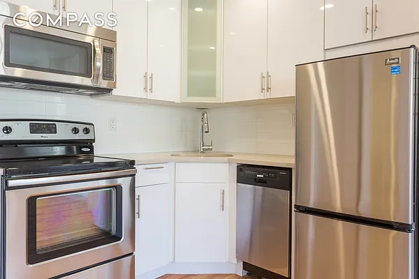 Rented by Compass | media 23