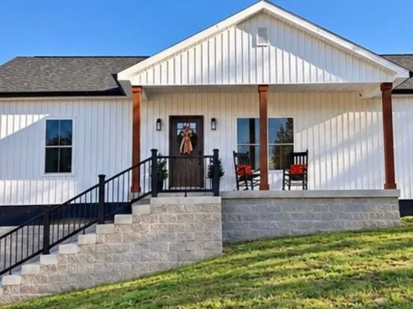 308 Green River Dr, Greensburg, KY 42743