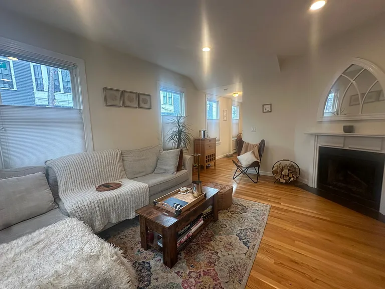 332 Bunker Hill St #1 — Photo 1