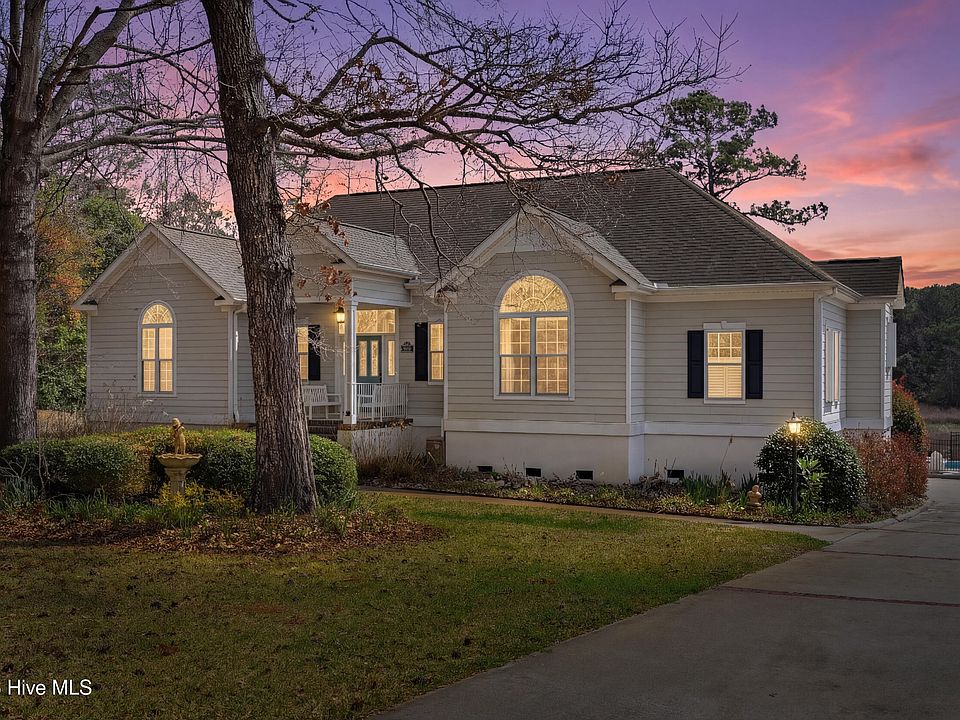 1st image of 606 Ravenswood Road