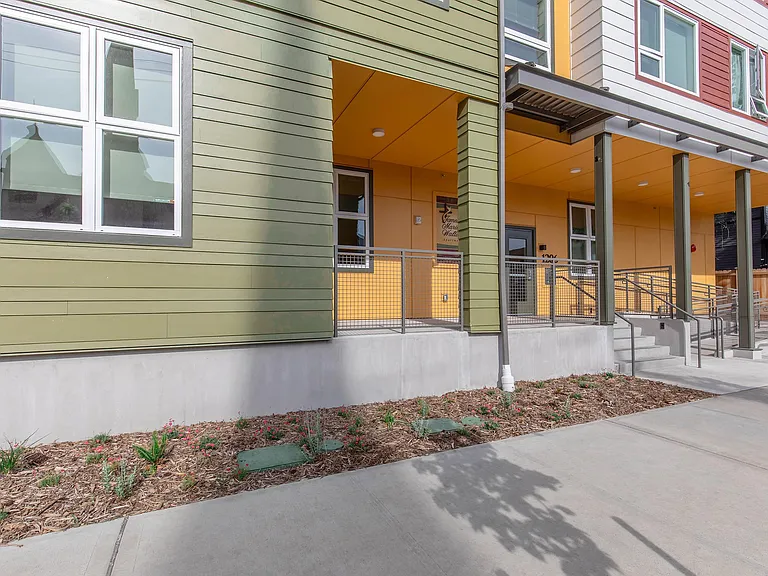 Shiloh Apartments — Photo 3