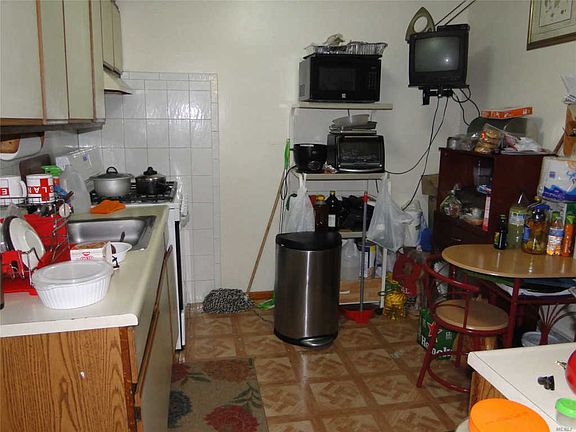 3rd image of 130-33 176th Pl #130-33