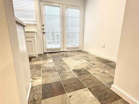 3rd image of 14771 Perthshire Rd