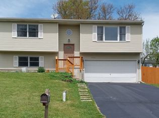 5420 Hillside Dr, McHenry, IL 60050