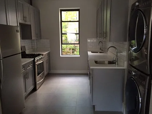 Rented by Mdays Realty | media 40