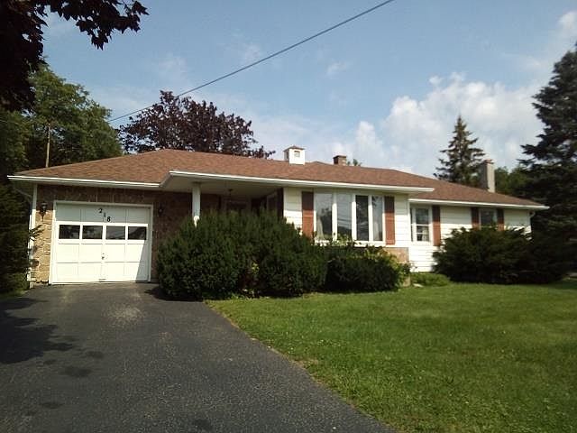1st image of 218 E Hatfield St