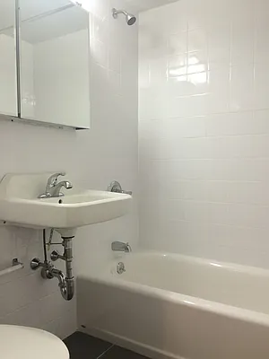 Rented by Upton Realty Group | media 28