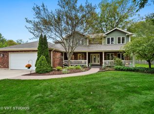 27825 N Lakeview Cir, Wauconda, IL 60084