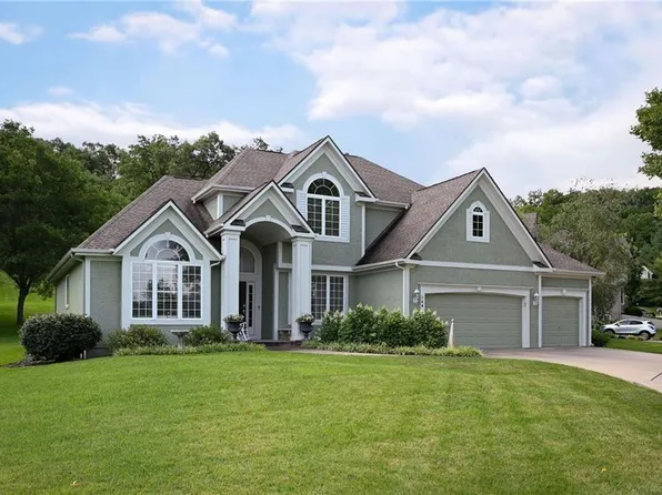 149 NE Misty Meadow Cir, Lees Summit, MO 64064