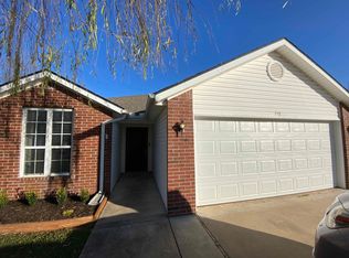 813 SE East Ct, Bentonville, AR 72712