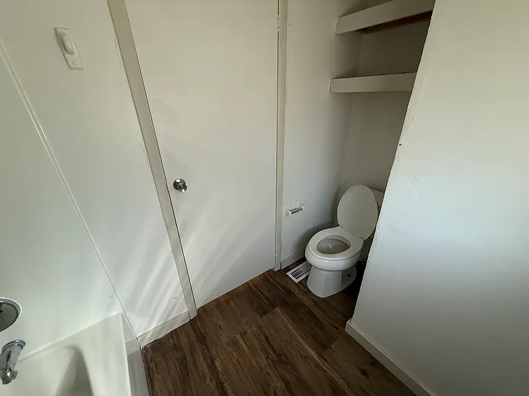 4709 Auburn St — Photo 13