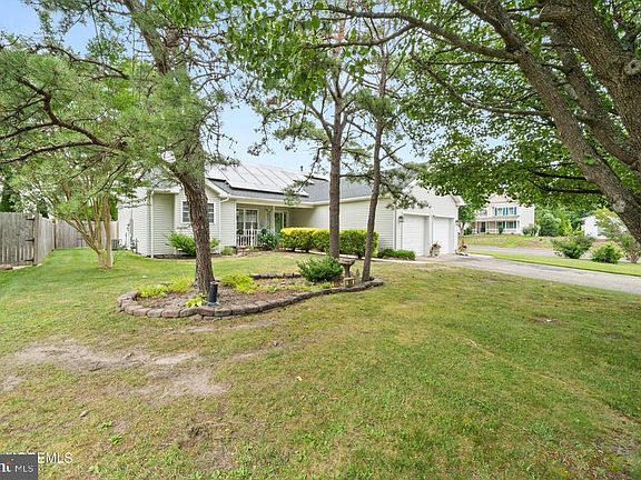 4th image of 994 Treasure Ave