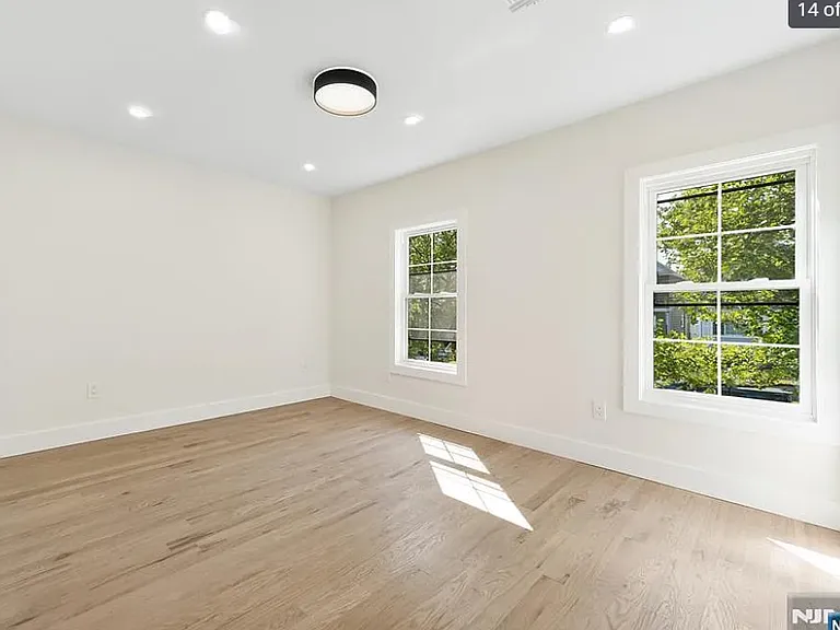 412 Davis Ave #1 — Photo 4