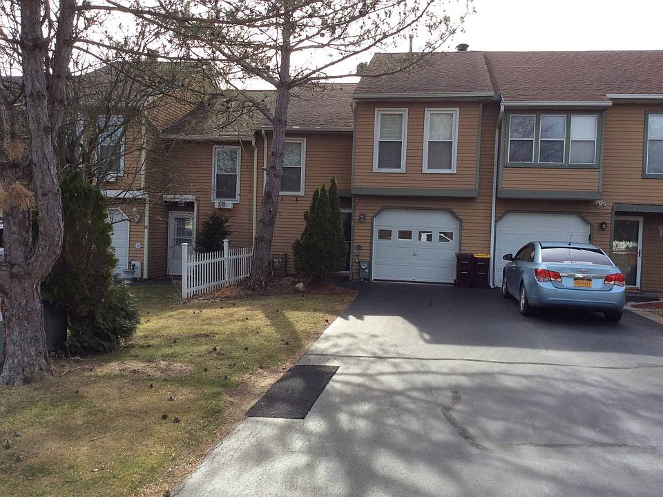 1st image of 3 Kimberly Ct
