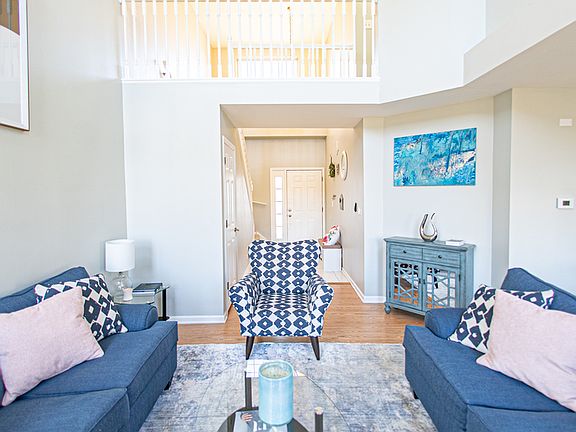 5th image of 323 S Lancelot Ln