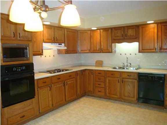 2nd image of 7208 Fairington Cir #86