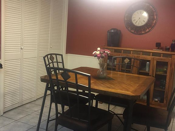 5th image of 221 Saint Nicholas Dr
