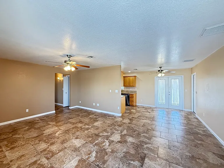 1010 Pueblo Dr — Photo 2