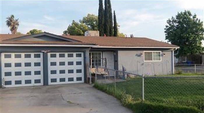 2nd image of 826 Garden Gate Dr