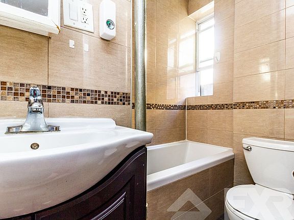 5th image of 709 Dekalb Ave APT 16