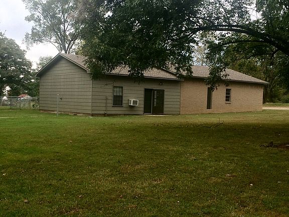 4th image of 500 E 19th St